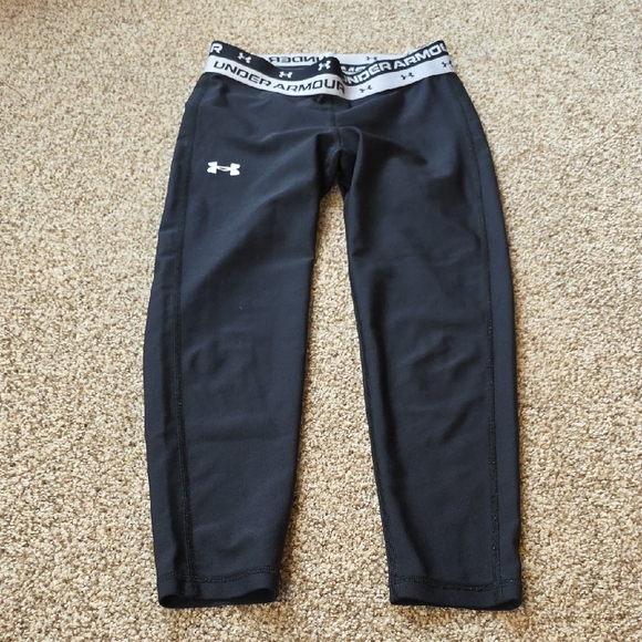 Girls Clothing Set Size Medium - Sleeveless Dress, Capris, T Shirt, And Shorts - Picture 4 of 7